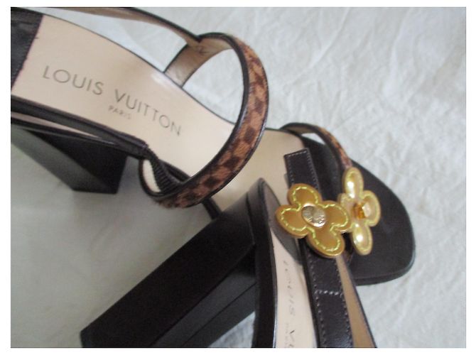 Louis Vuitton Sandali a scacchi puledro, 37,5 IT. Multicolore - vista 7