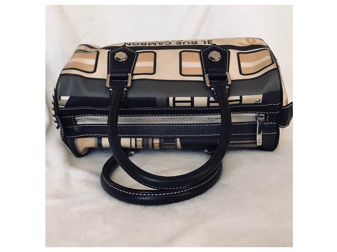 Boy Borsa Boston CHANEL Graffiti Le Train Nero - vista 5
