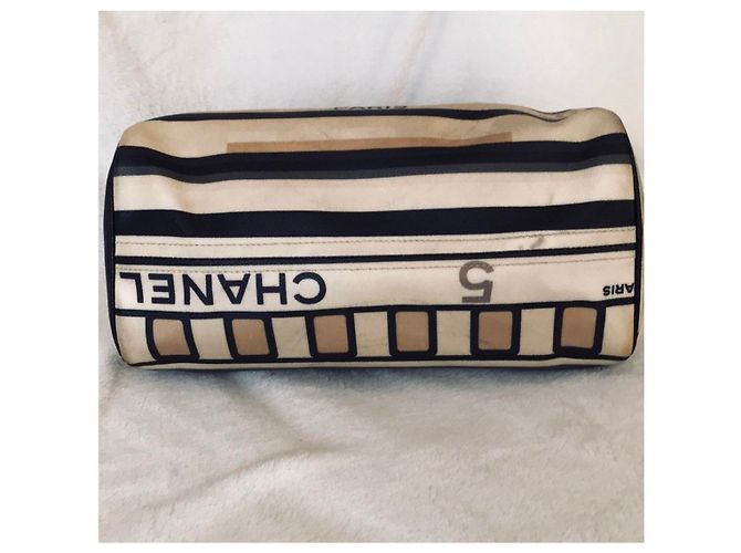 Boy Borsa Boston CHANEL Graffiti Le Train Nero - vista 6