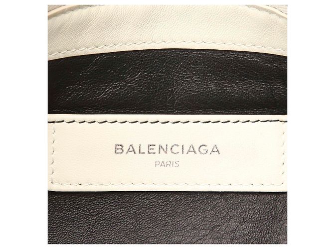 Balenciaga White Shearling Logo Clutch Bag - vista 6