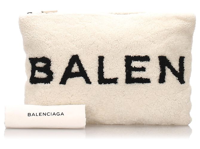Balenciaga White Shearling Logo Clutch Bag - vista 9
