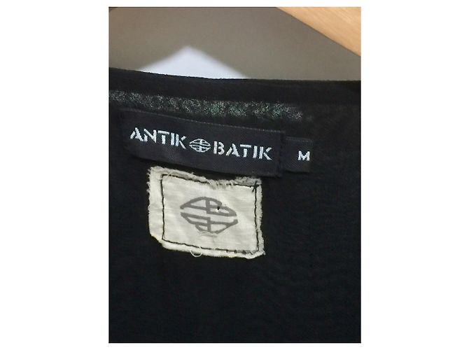 Abito Antik Batik in chiffon nero e oro con ricami D'oro - vista 3