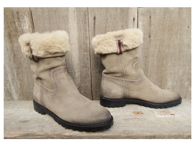 Botas peludas talla Gucci 40,5 Beige - vista 3