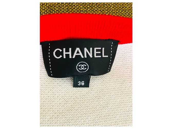 Chanel-Cardigan 2019, weiß und Rot - Ansicht 3