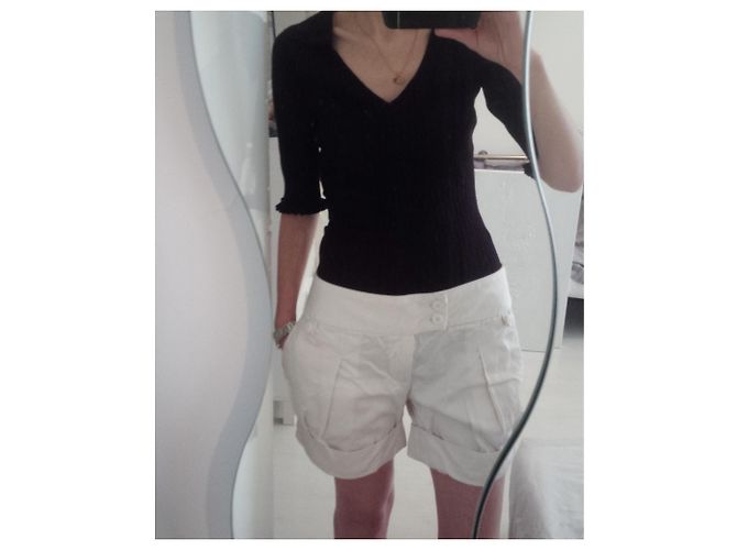 Diesel-Shorts mit Ladedetails. Perlbeige Farbe. - Ansicht 2