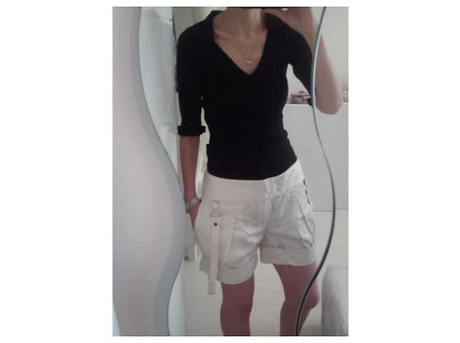 Diesel-Shorts mit Ladedetails. Perlbeige Farbe. - Ansicht 3