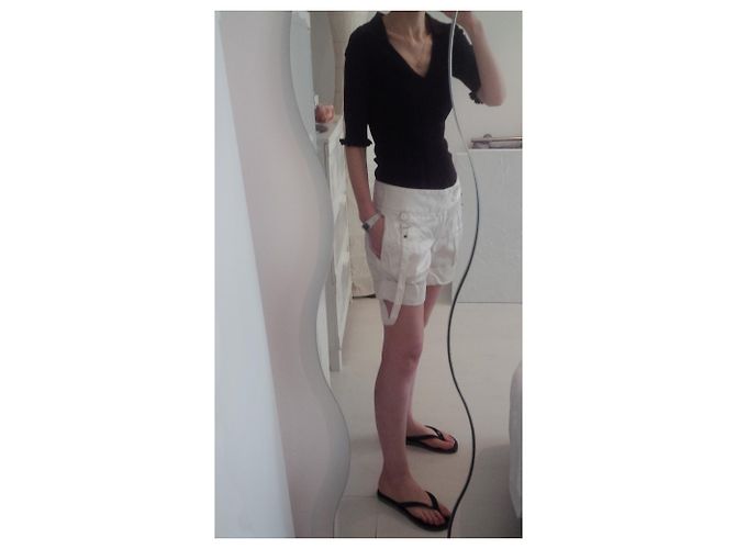 Diesel-Shorts mit Ladedetails. Perlbeige Farbe. - Ansicht 4