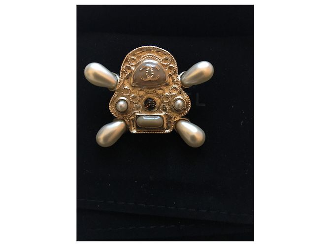 Spilla Chanel Oro in Metallo e Perle D'oro - vista 3