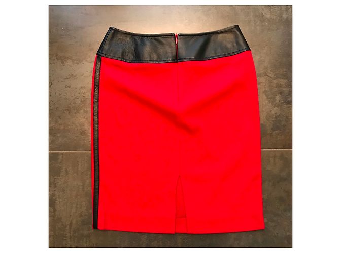 Falda roja de lana D&G con detalles de cuero Negro - vista 2