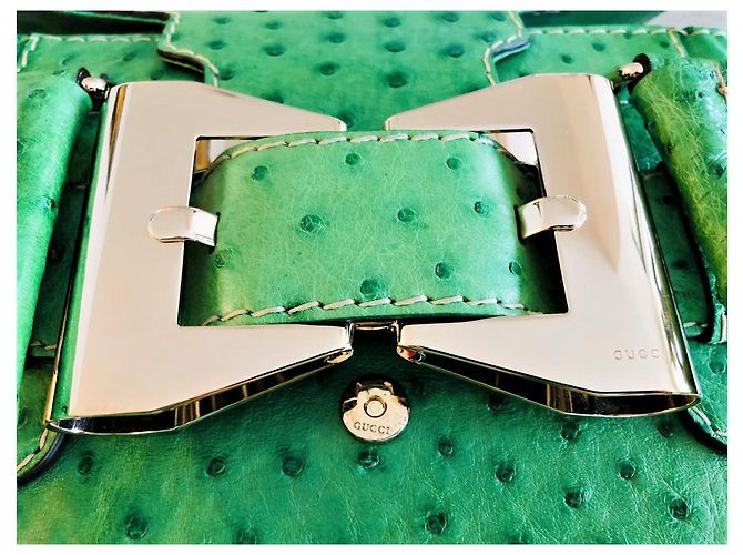 Borsa a mano Gucci verde in pelle di struzzo con fiocco metallico - vista 4