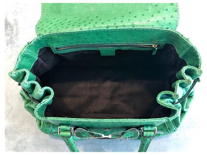 Borsa a mano Gucci verde in pelle di struzzo con fiocco metallico - vista 8