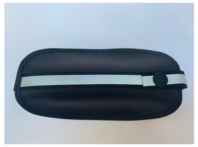 Louis Vuitton Sunglasses 4Motion earth (limited edition) Dark brown - view 3