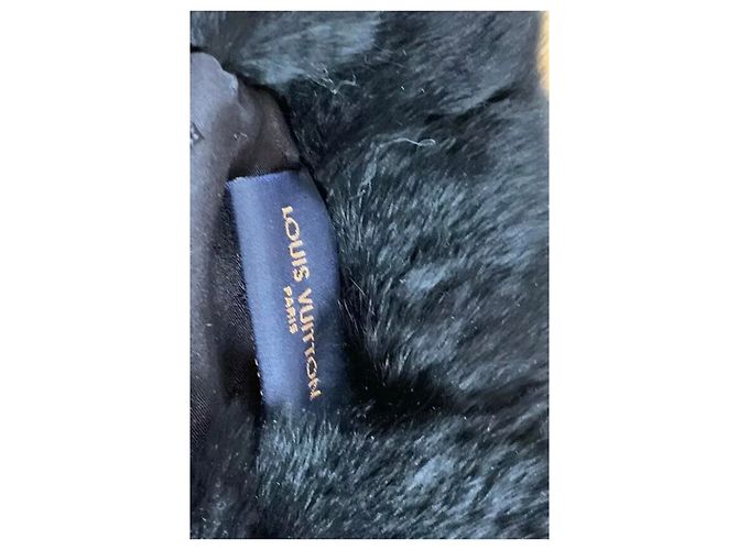 Louis Vuitton Hats Black - view 4