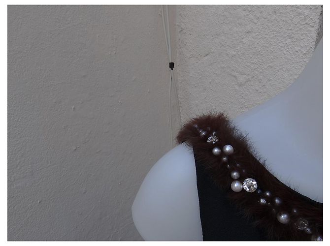 Vestido Blumarine de seda preto com bordado de pérolas e pele de coelho - vista 4