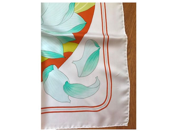 Sciarpa di seta Hermès Verde Arancione Gialla Blu Giallo Bianco sporco Blu chiaro - vista 5