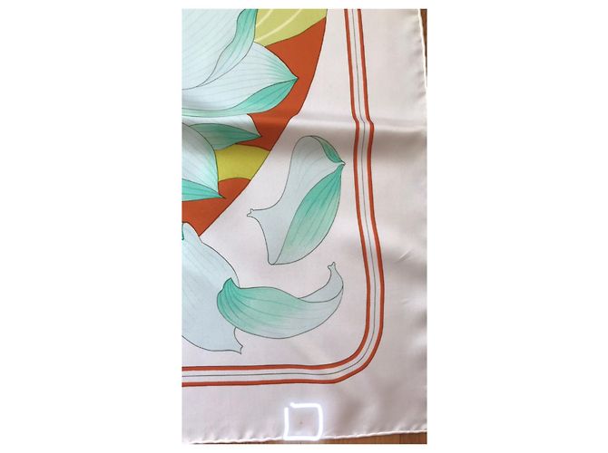Sciarpa di seta Hermès Verde Arancione Gialla Blu Giallo Bianco sporco Blu chiaro - vista 8