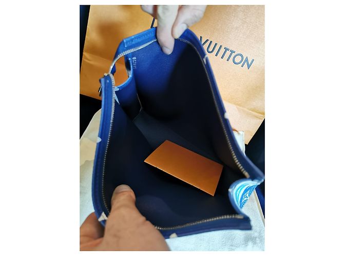 Louis Vuitton LV Toiletry Escale nuovo Blu - vista 3