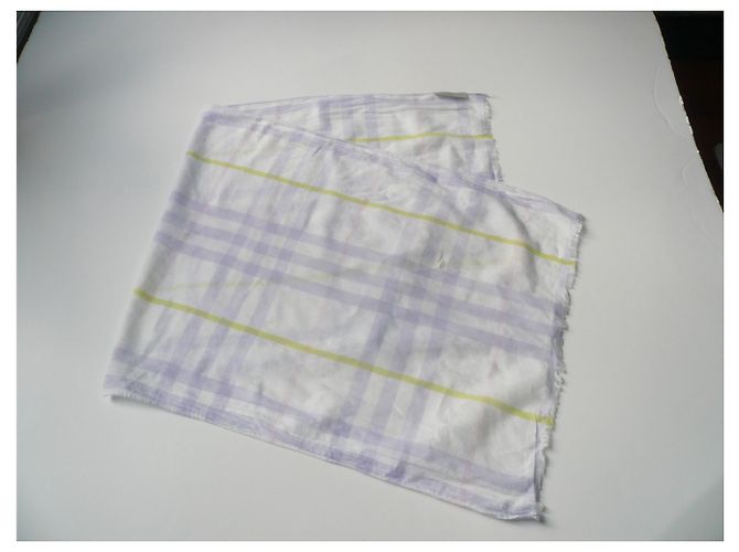 BURBERRY Sciarpa in cotone per bambini in ottime condizioni Multicolore - vista 2