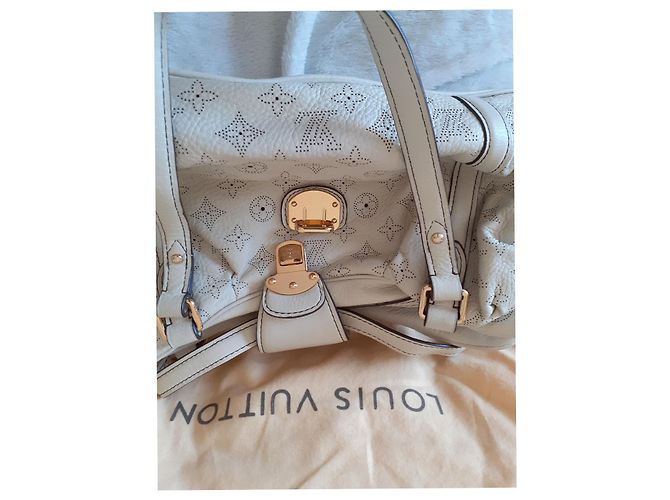 Borsa Louis Vuitton Mahina in pelle beige - vista 2