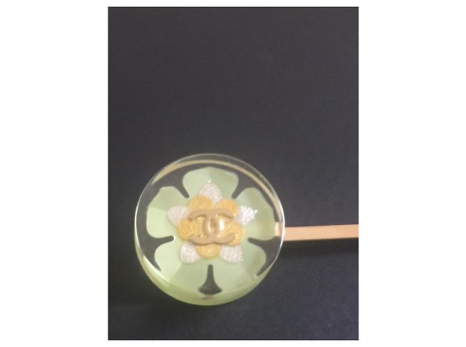 Accessorio per Capelli Chanel Fiore Logo Oro e Resina Verde D'oro - vista 4