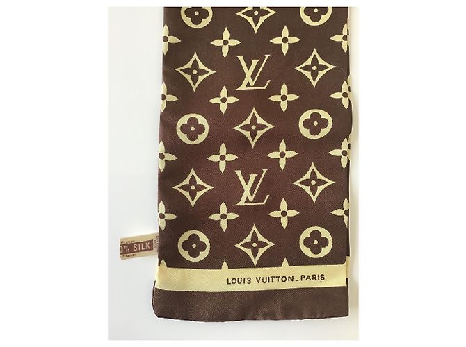 Scaldacollo in seta Louis Vuitton Nuovo Marrone scuro - vista 4