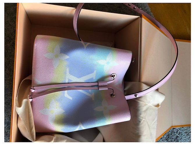 Louis Vuitton NeoNoe Escale nuovo Rosa - vista 2