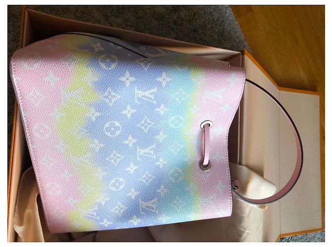 Louis Vuitton NeoNoe Escale nuovo Rosa - vista 3