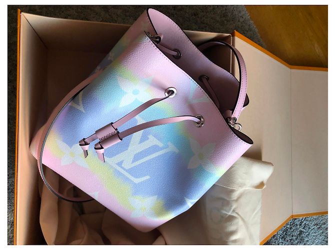 Louis Vuitton NeoNoe Escale nuovo Rosa - vista 6