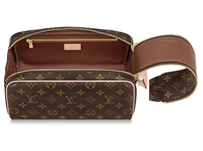 Louis Vuitton Toilet Dopp Kit pouch Brown Leather ref.189867 Joli Closet