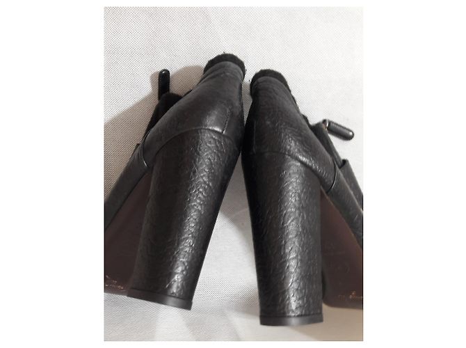 Botas Chanel de couro canelado e lã preto - vista 8