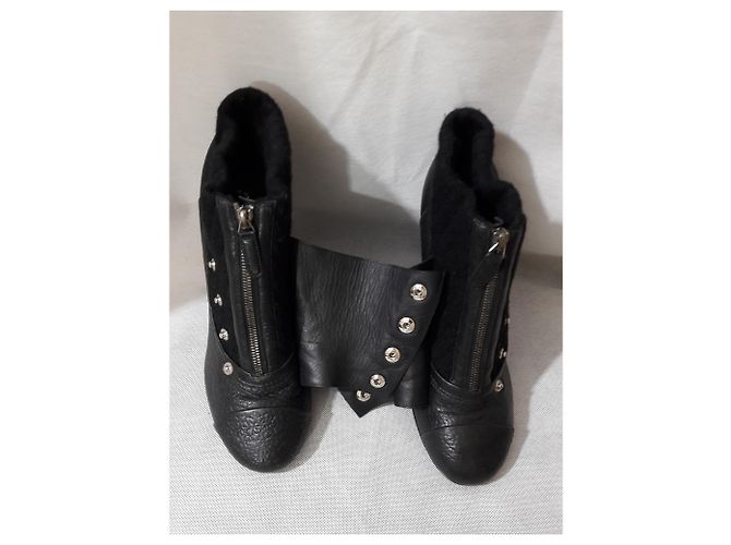 Botas Chanel de couro canelado e lã preto - vista 9