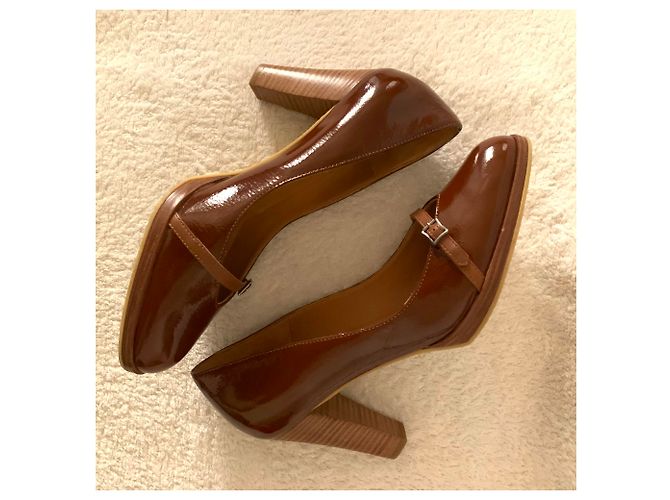 Salvatore Ferragamo Décolleté marrone lucido - vista 9