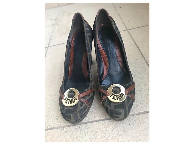 Fendi Absatzschuhe Braun Synthetik - Ansicht 2