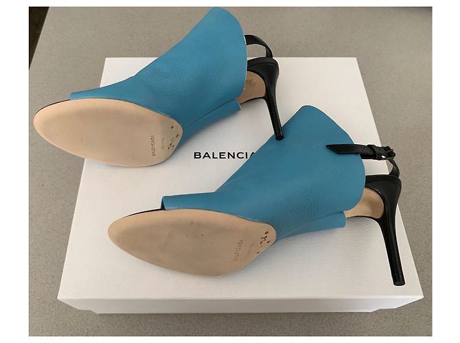 Sandali Balenciaga in pelle blu chiaro - vista 3