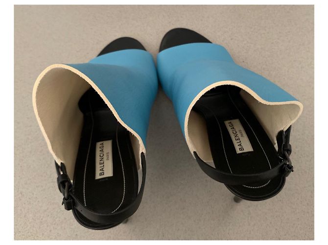 Sandali Balenciaga in pelle blu chiaro - vista 4