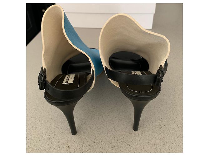 Sandali Balenciaga in pelle blu chiaro - vista 6