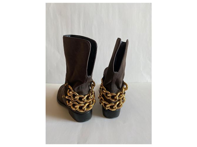 Botas Giuseppe Zanotti de ante marrón con cadenas doradas Marrón oscuro - vista 5