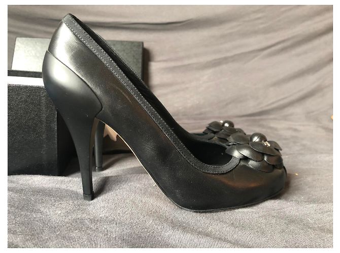 Pompe CHANEL 36.5 camelia nera Nero - vista 4