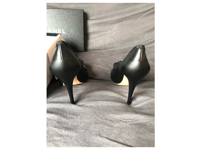 Pompe CHANEL 36.5 camelia nera Nero - vista 7