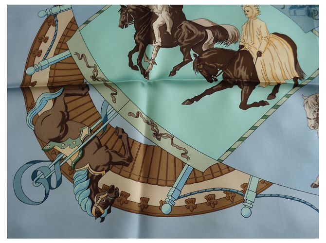 Sciarpa di seta Hermès Musee Vivant Du Cheval Chantilly Blu - vista 3