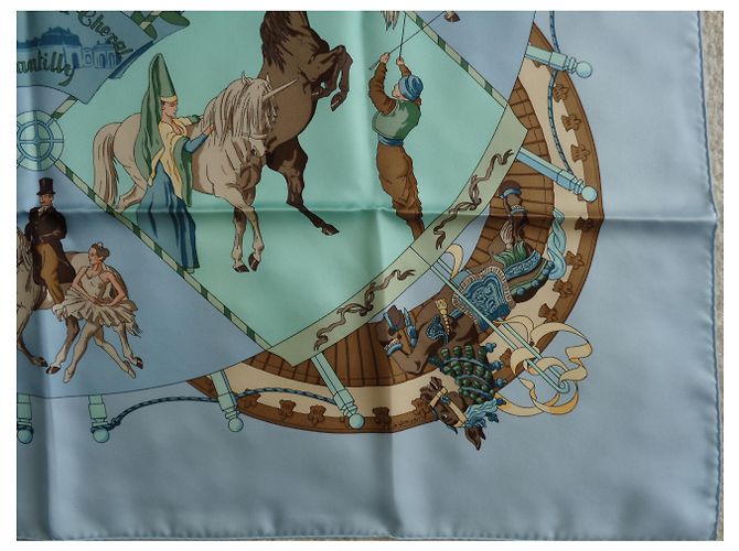 Sciarpa di seta Hermès Musee Vivant Du Cheval Chantilly Blu - vista 5