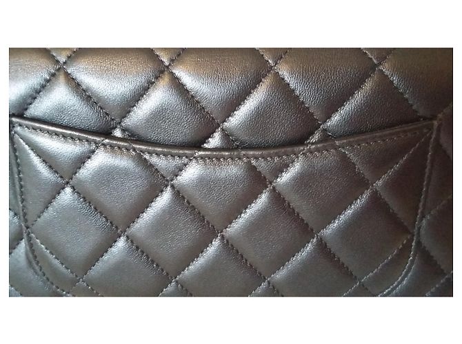 Portafoglio classico con catena. Chanel. Nero - vista 2