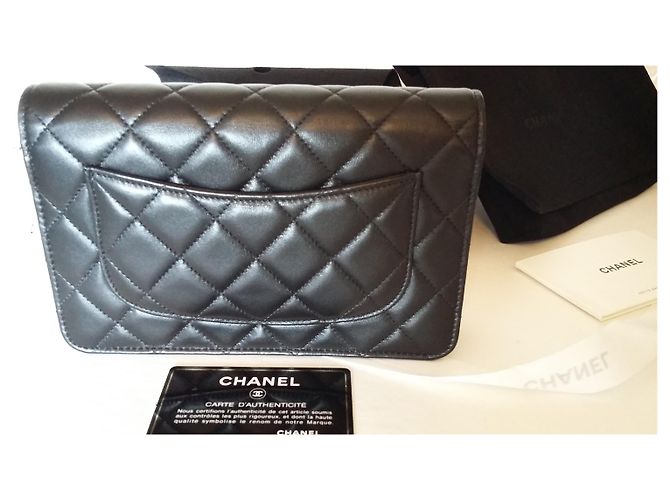 Portafoglio classico con catena. Chanel. Nero - vista 3