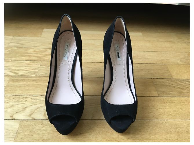 Décolleté Miu Miu con punta aperta in nubuck nero - vista 2