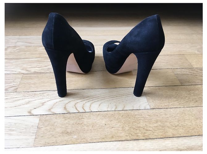 Décolleté Miu Miu con punta aperta in nubuck nero - vista 4