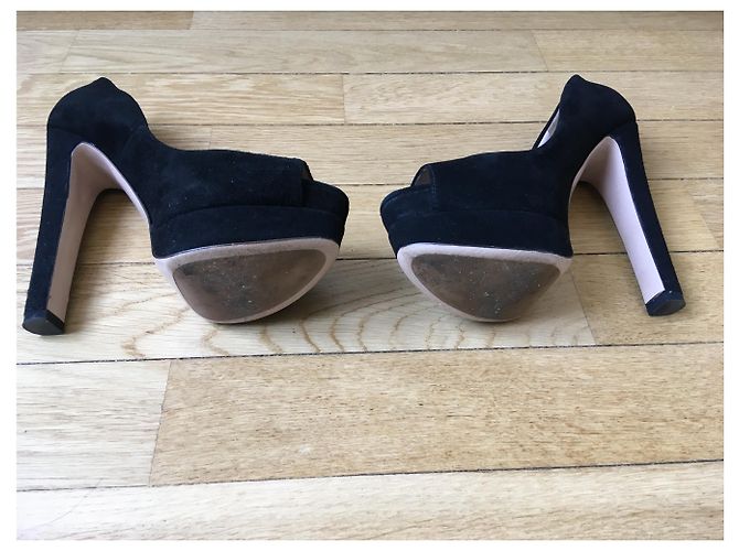 Décolleté Miu Miu con punta aperta in nubuck nero - vista 5