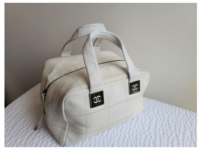 Chanel Chocolate Bar Boston Caviar Bianco - vista 11