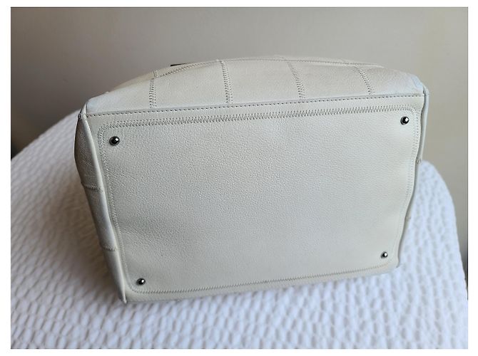 Chanel Chocolate Bar Boston Caviar Bianco - vista 13