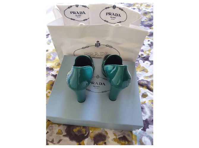 Prada Décolleté con tacco in vernice - vista 5