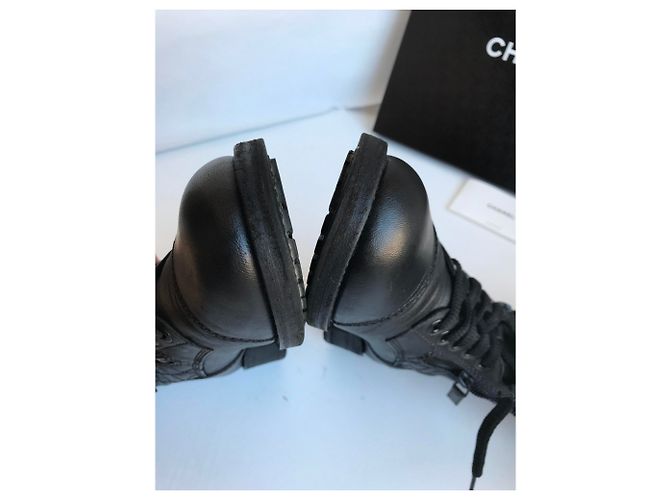 Chanel Bottes à lacets de combat noires avec boîte - vue 10
